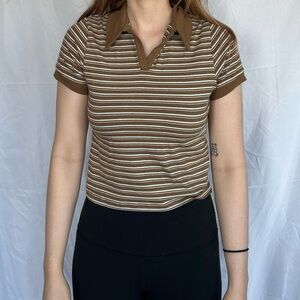 LEVI’S COLLARED TOP